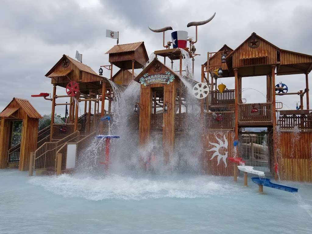 Paradise Springs Aquatic Park | 1501 Gaylord Trail, Grapevine, TX 76051, USA | Phone: (817) 778-1000