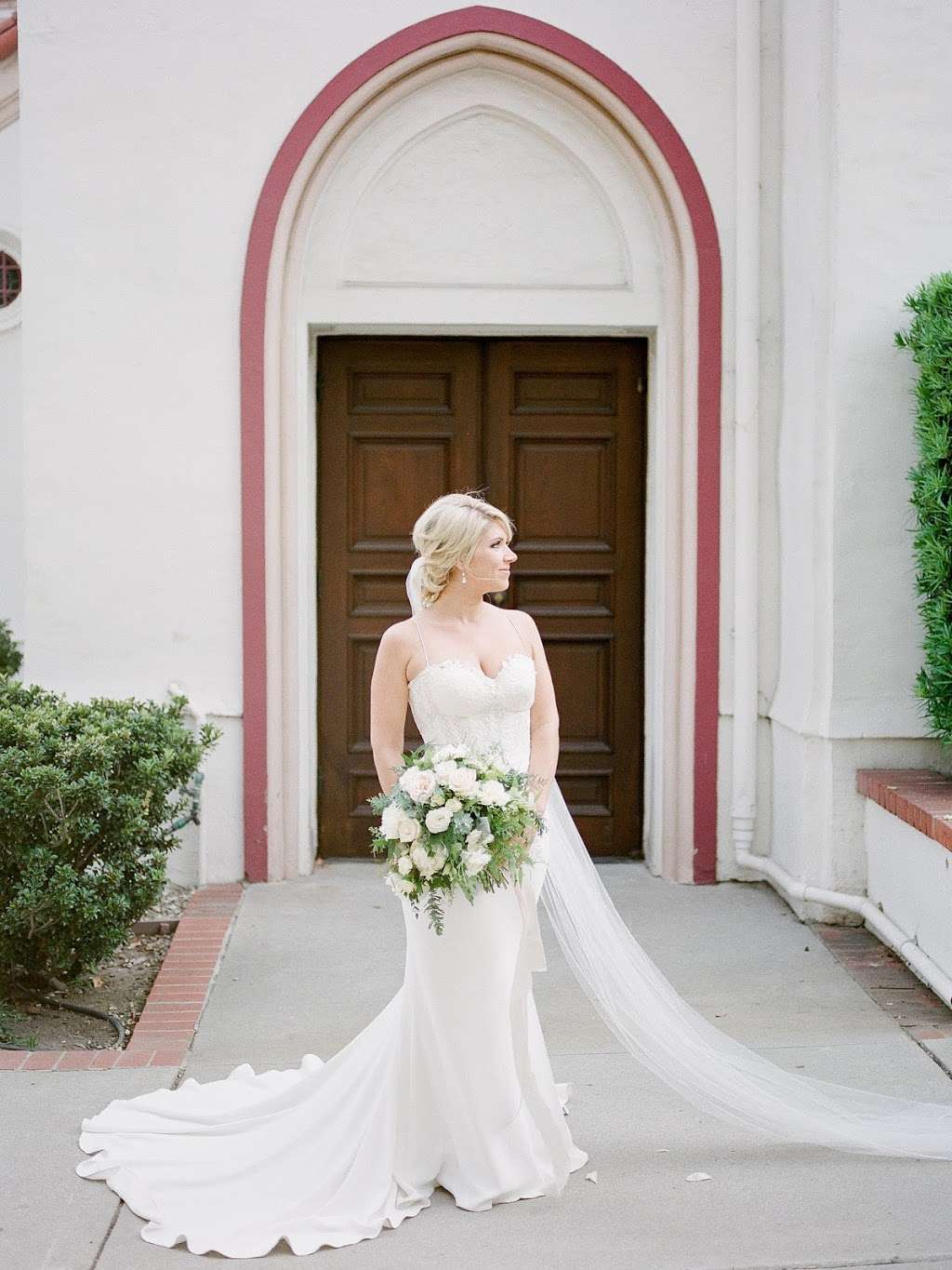 A Stitch In Time Bridal Services | 131 S Barrington Pl, Los Angeles, CA 90049 | Phone: (310) 476-1700