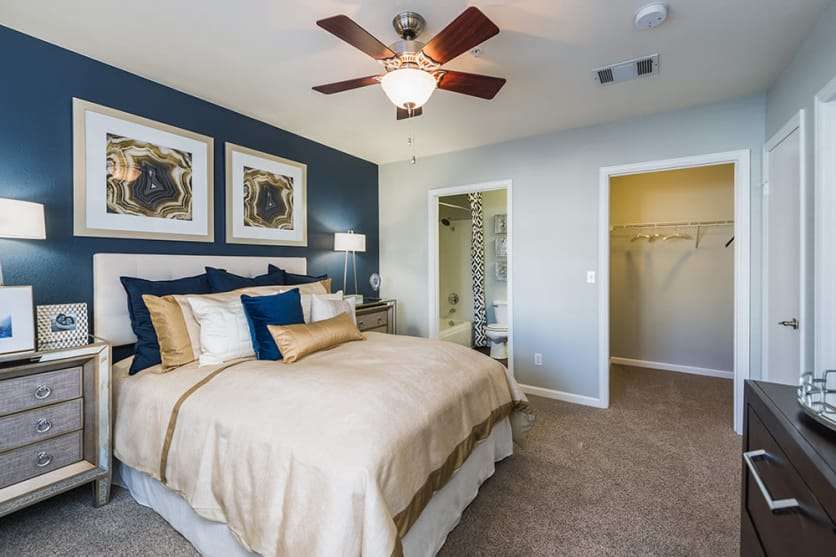 Stonebridge at Twin Peaks Apartments | 2424 9th Ave, Longmont, CO 80503 | Phone: (303) 772-8110