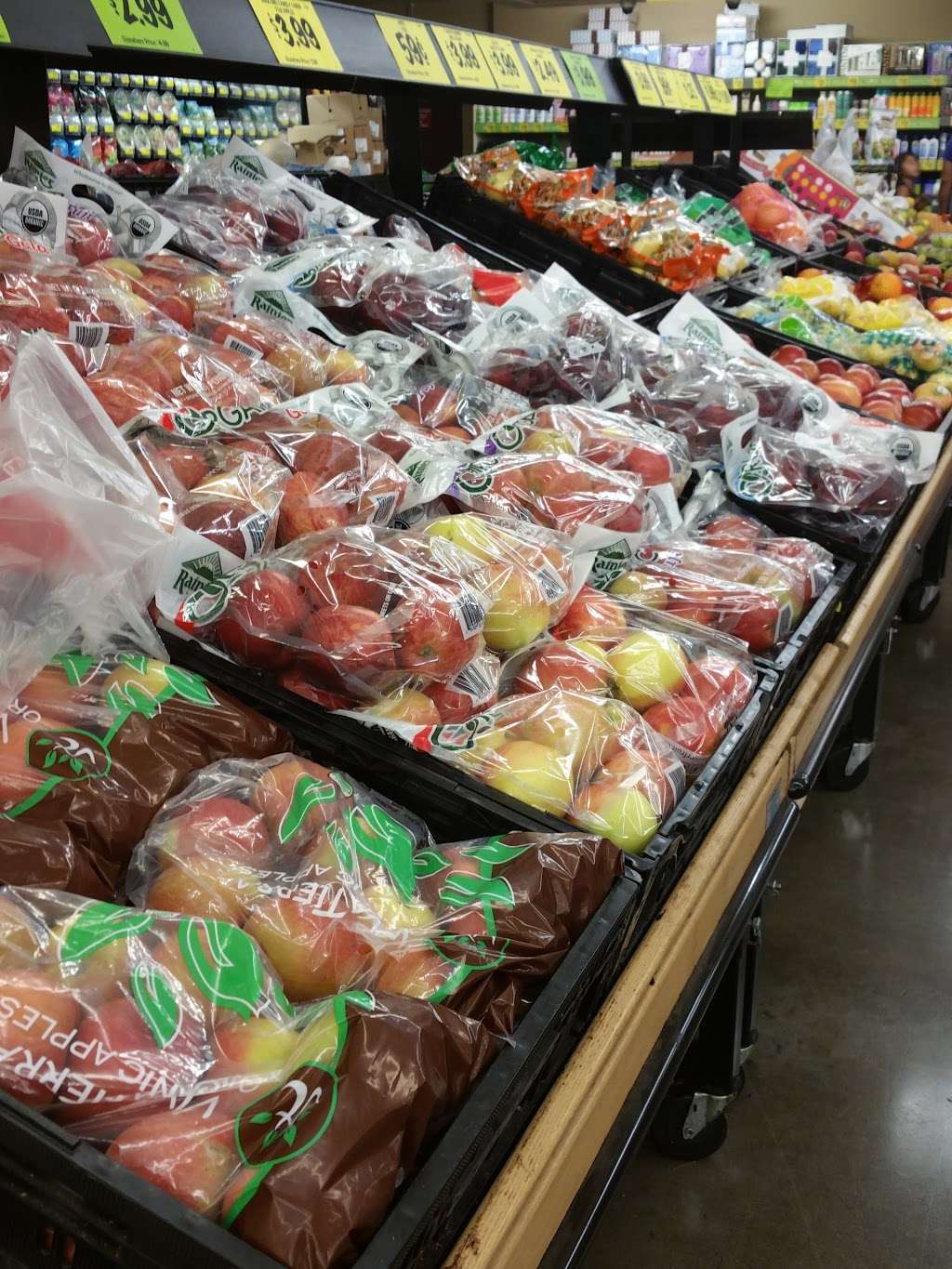 Grocery Outlet Bargain Market | 215 W Calaveras Blvd, Milpitas, CA 95035, USA | Phone: (408) 586-8205