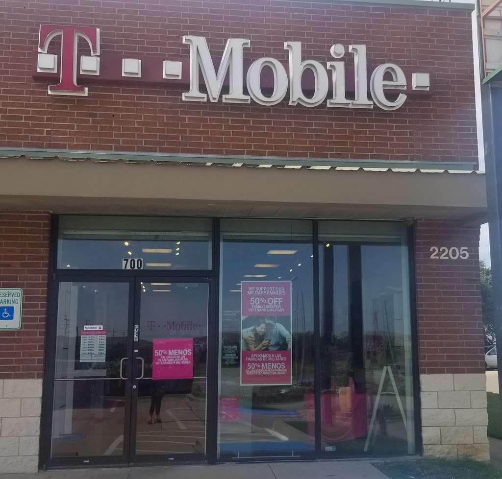 T-Mobile | 2205 W Interstate 20, Grand Prairie, TX 75052, USA | Phone: (972) 606-1707