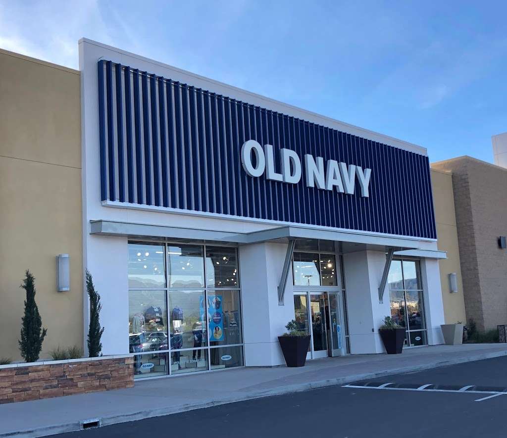 Old Navy | 1245 W Renaissance Pkwy, Rialto, CA 92376 | Phone: (909) 574-2556