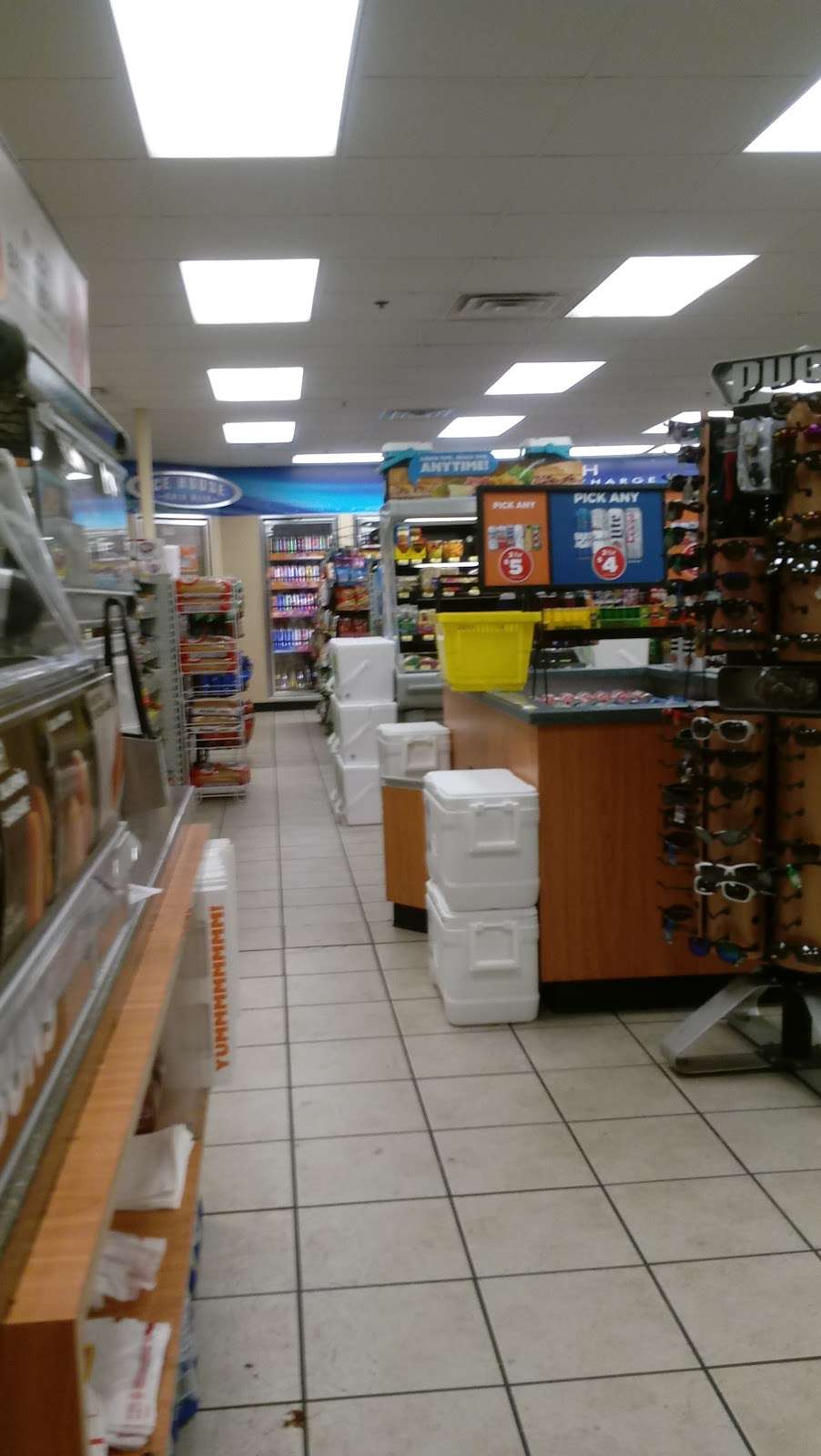 Valero Corner Store | 6902 Seawall Blvd, Galveston, TX 77551, USA | Phone: (409) 744-5032