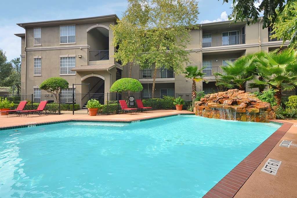 Midtown Arbor Place Apartments in Houston, TX | 10 Oak Ct, Houston, TX 77006, USA | Phone: (832) 426-1013