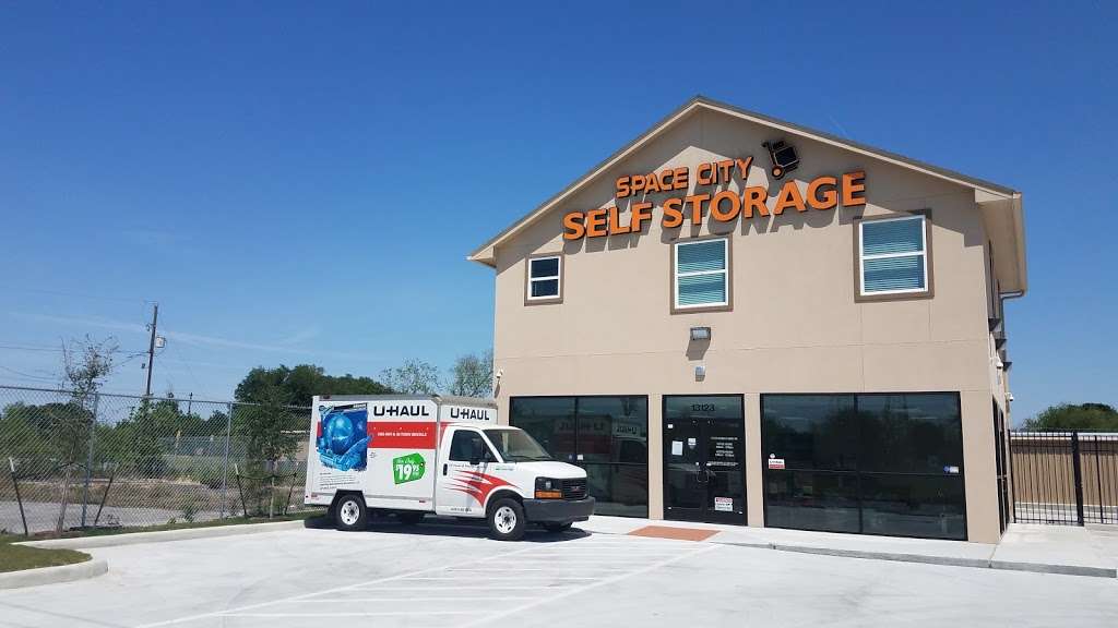 Space City Storage | 13123 Hiram Clarke Rd, Houston, TX 77045, USA | Phone: (713) 766-5578