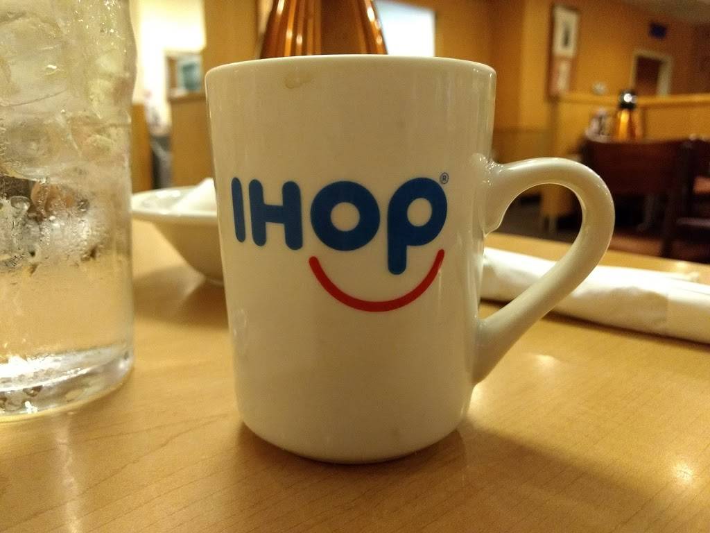 IHOP | 345 E, FL-44, Wildwood, FL 34785, USA | Phone: (352) 748-6074