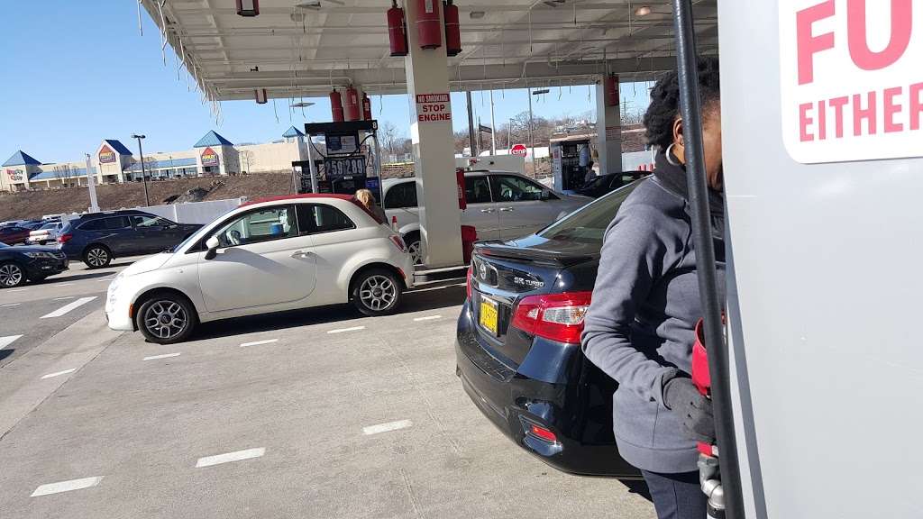 Costco Gasoline 1 Industrial Ln, New Rochelle, NY 10805, USA