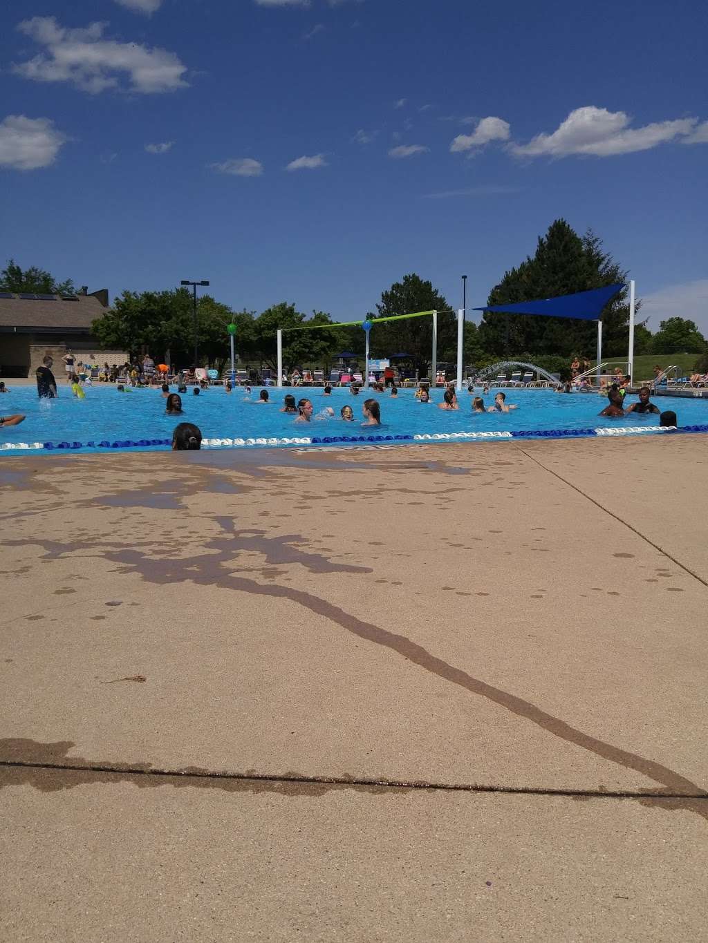 Phillips Park Family Aquatic Center | 828 Montgomery Rd, Aurora, IL 60505 | Phone: (630) 851-8686