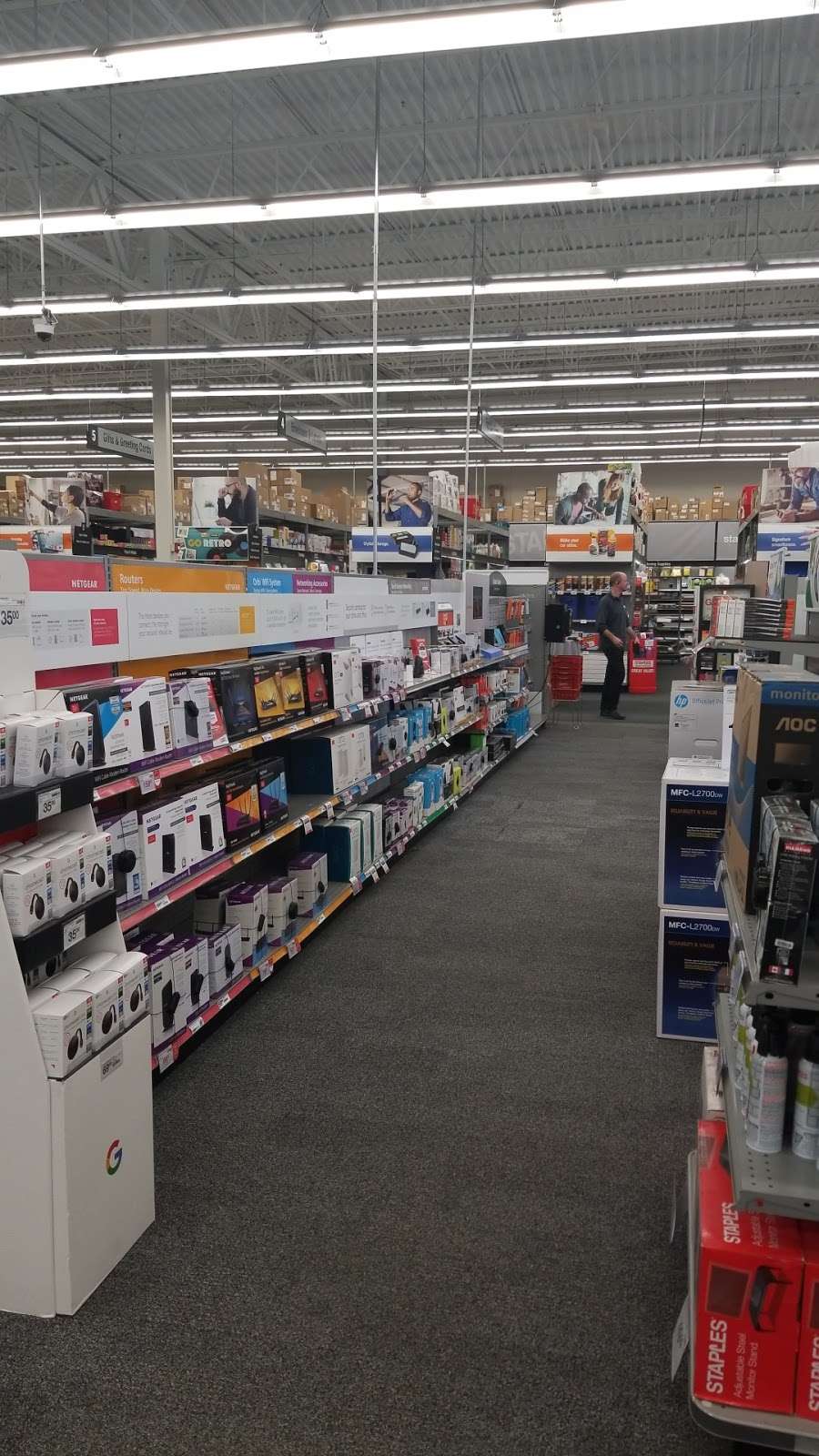 Staples | 220 Fortune Blvd, Milford, MA 01757, USA | Phone: (508) 634-6934