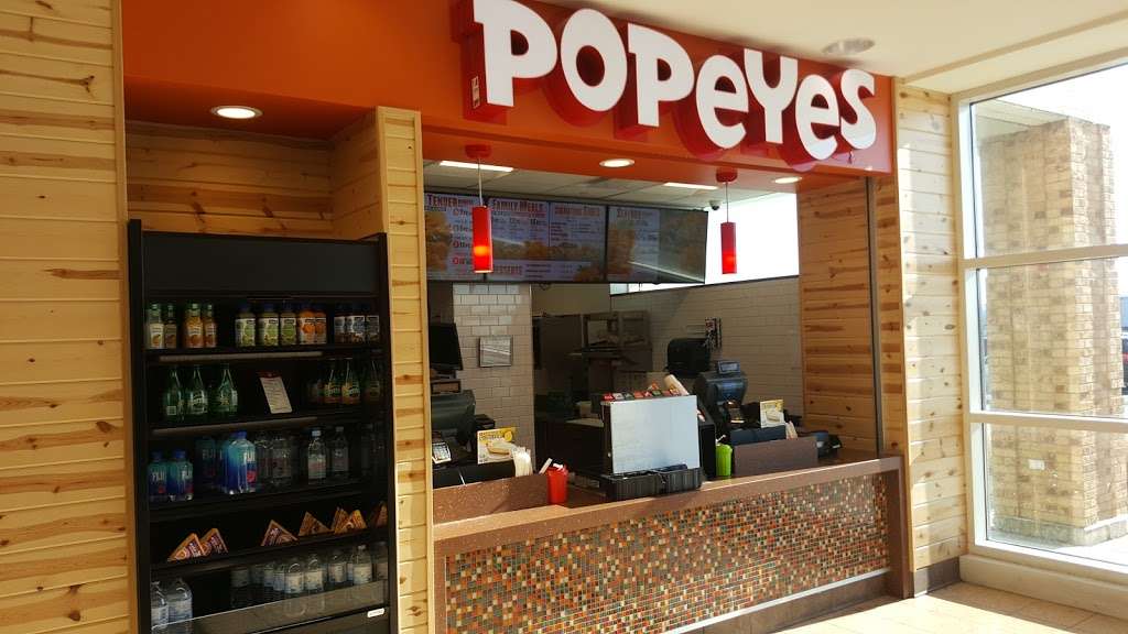 Popeyes | 2502 Pearl St, Food Court Space #113, A, Belvidere, IL 61008, USA