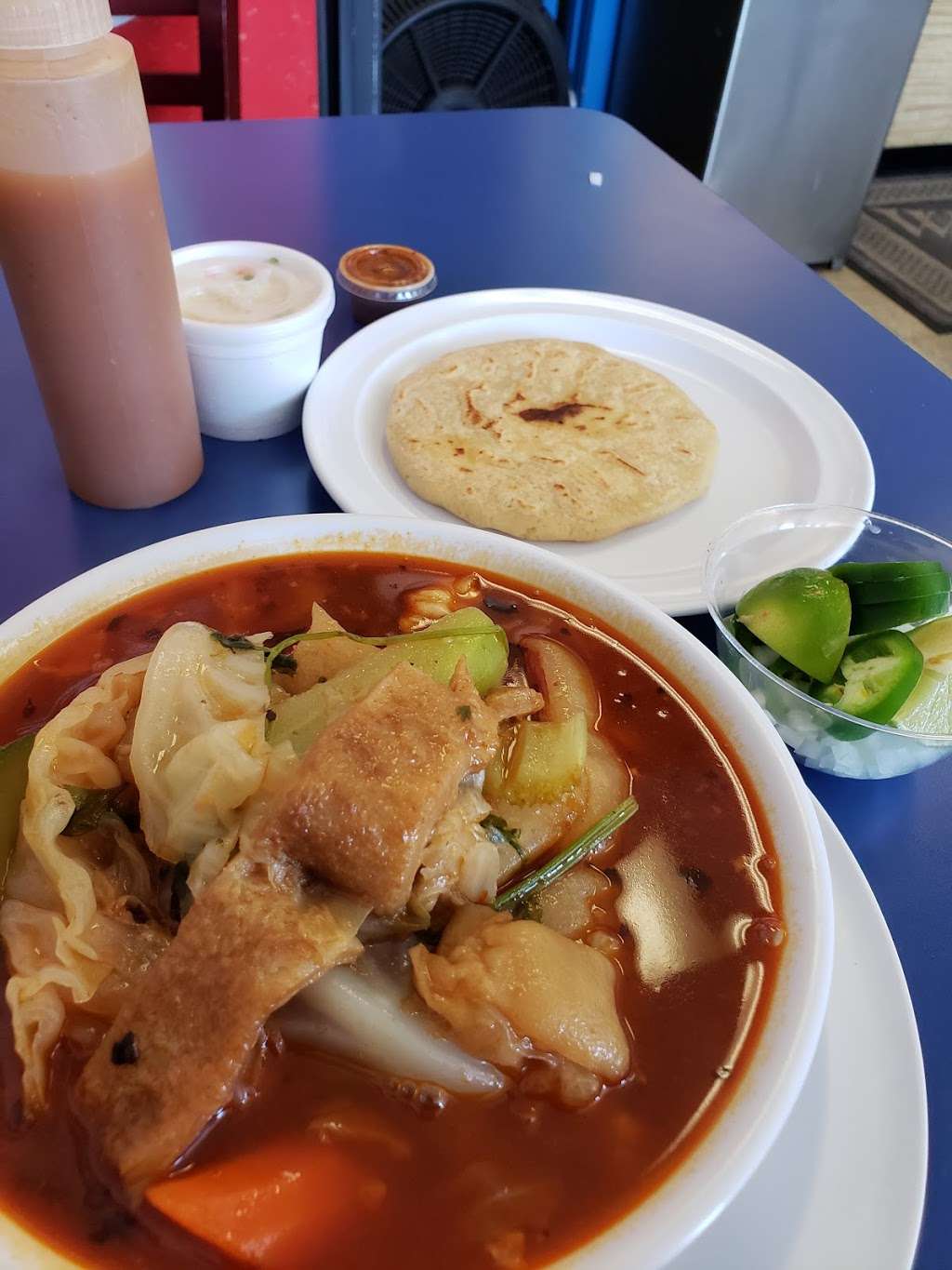 Pupusas Express y Mexican Food | 1207 E Main St, El Cajon, CA 92021, USA | Phone: (619) 447-2501
