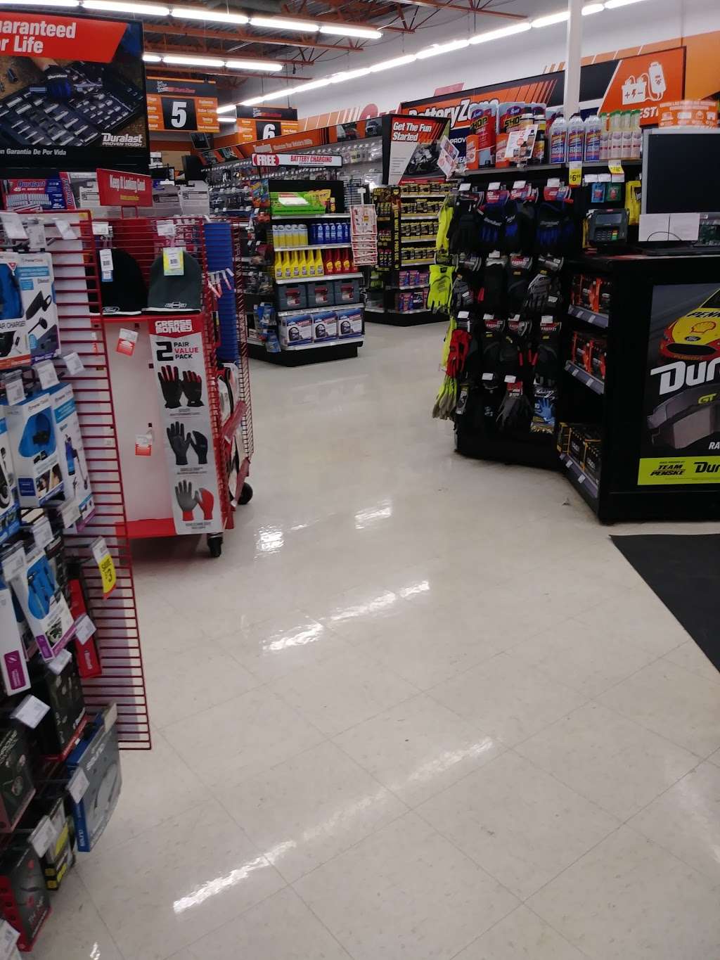 AutoZone Auto Parts | 3863 E Washington St, Indianapolis, IN 46201, USA | Phone: (317) 351-1972