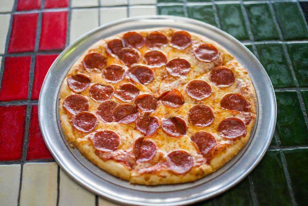 Mount Dora Pizza & Subs | 2718 W Old US Hwy 441, Mt Dora, FL 32757 | Phone: (352) 383-5303