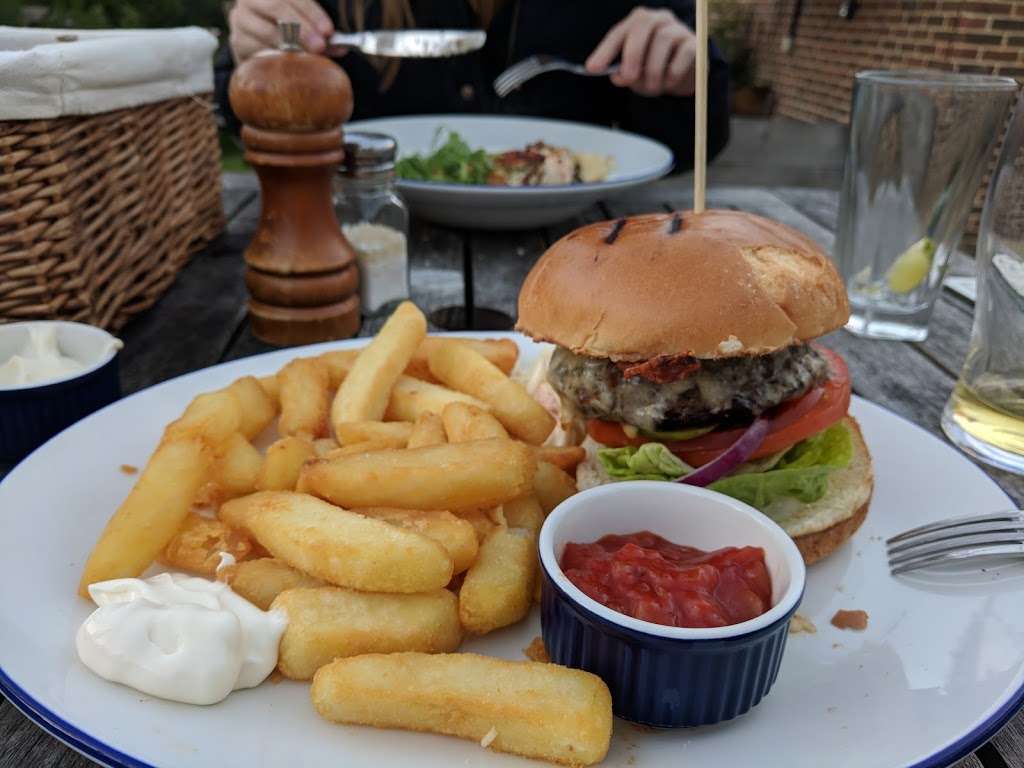 The White Hart | Tonbridge Rd, Sevenoaks TN13 1SG, UK | Phone: 01732 452022