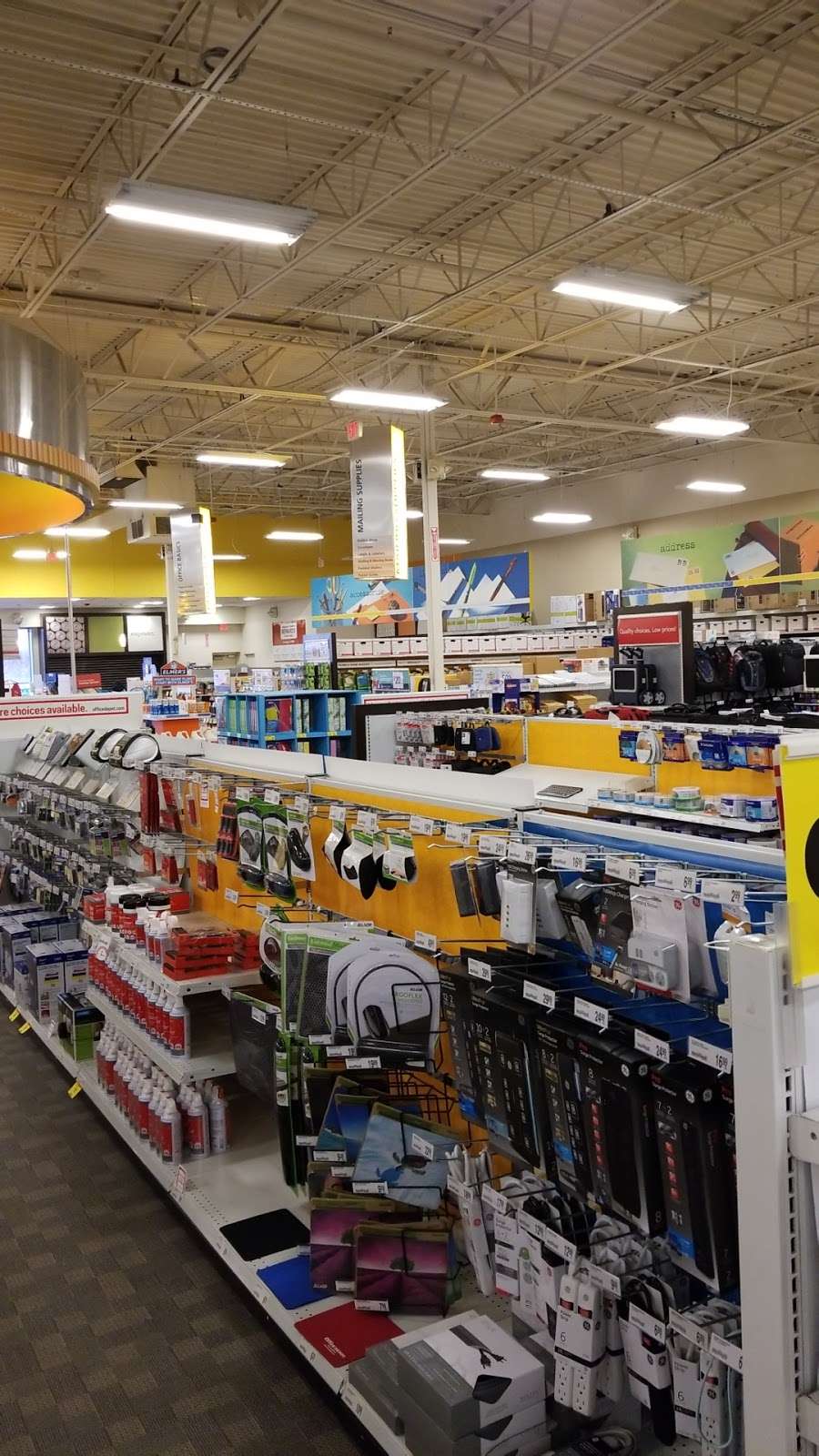 OfficeMax | 9001 S Howell Ave, Oak Creek, WI 53154, USA | Phone: (414) 764-8812