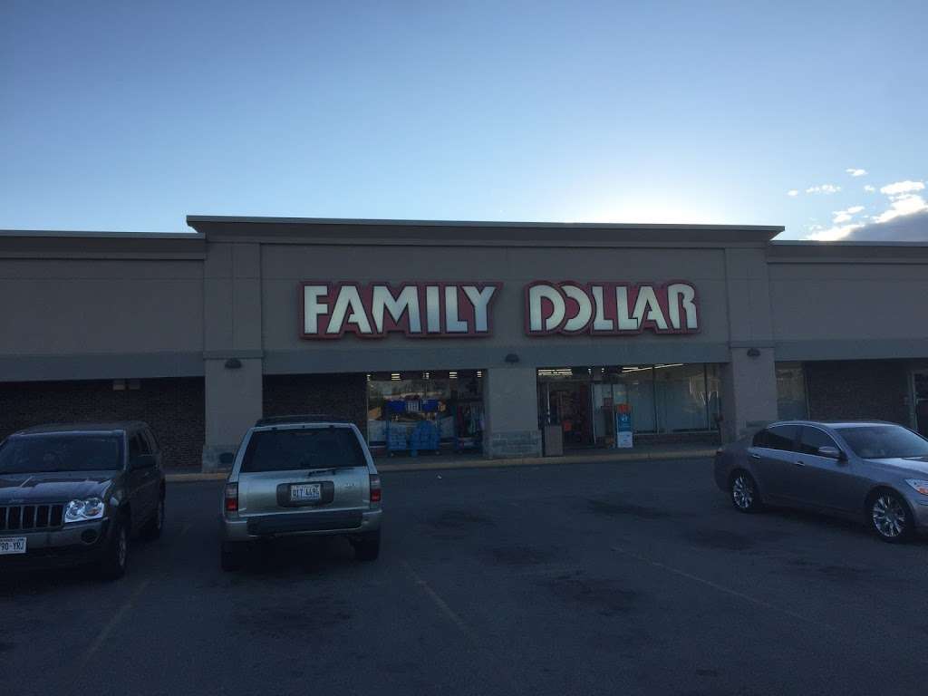 Family Dollar | 8034 22nd Ave, Kenosha, WI 53143 | Phone: (262) 657-1986
