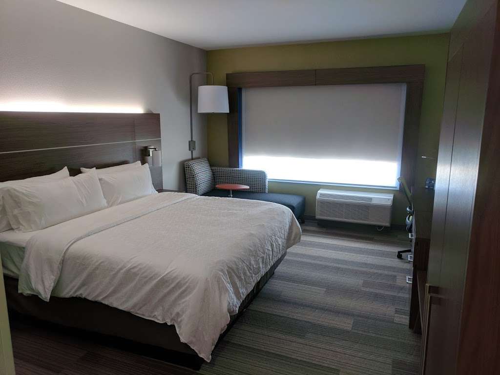 Holiday Inn Express & Suites Dallas NW HWY - Love Field | 2217 Connector Dr, Dallas, TX 75220, USA | Phone: (469) 466-3940