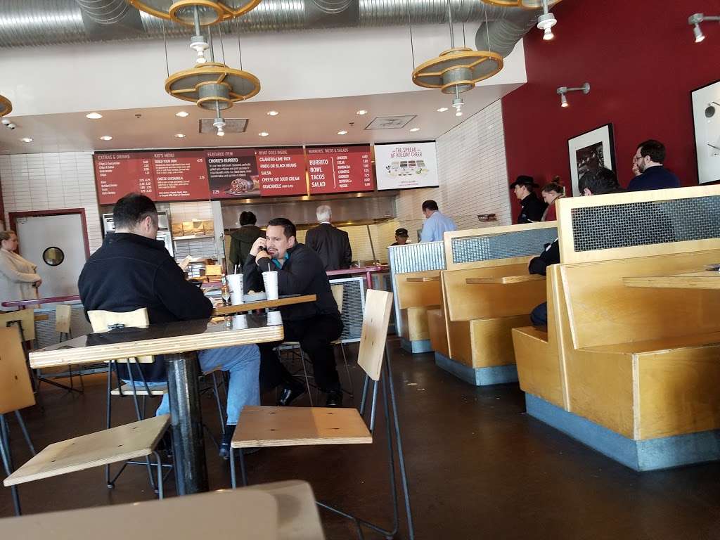 Chipotle Mexican Grill | 14416 Chantilly Crossing Ln, Chantilly, VA 20151, USA | Phone: (703) 961-0688