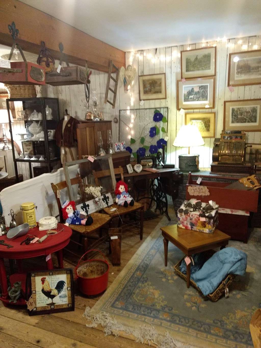 Country Church Antiques | 8509 Ridgefield Rd # 1, Crystal Lake, IL 60012, USA | Phone: (815) 477-4601