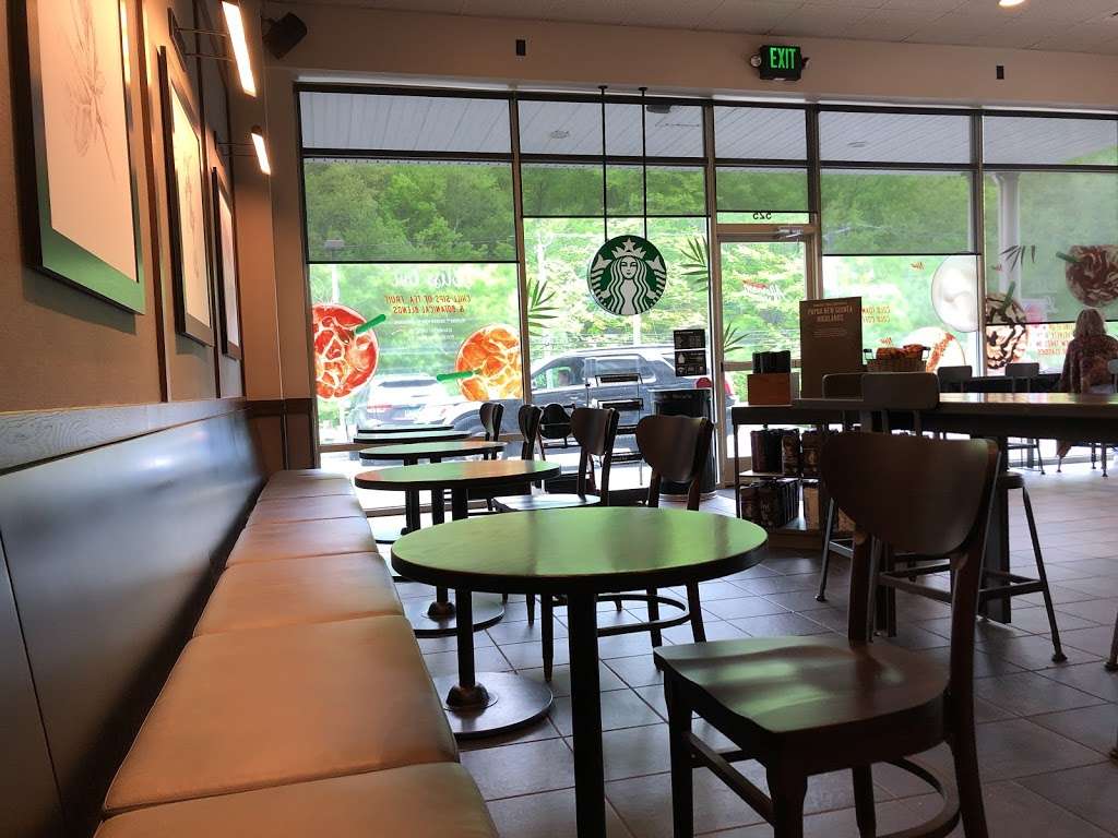 Starbucks | 525 Main St #1, Monroe, CT 06468, USA | Phone: (203) 268-1751