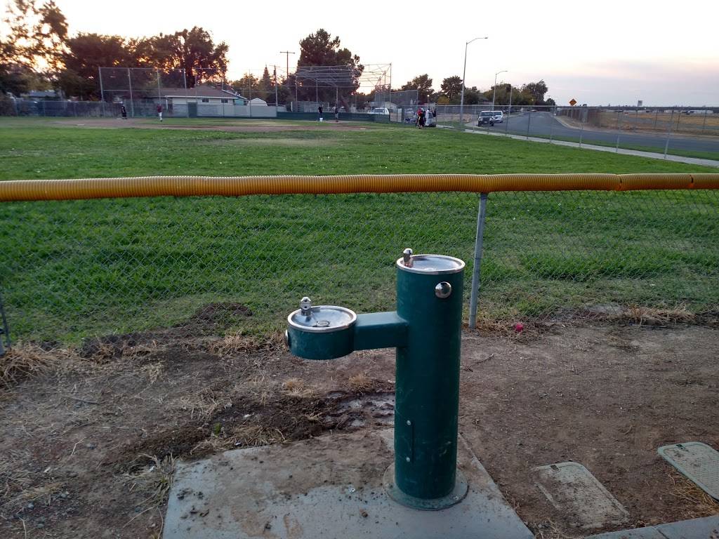 Airport Little League Park | 6395 Hogan Dr, Sacramento, CA 95822, USA | Phone: (916) 808-5200