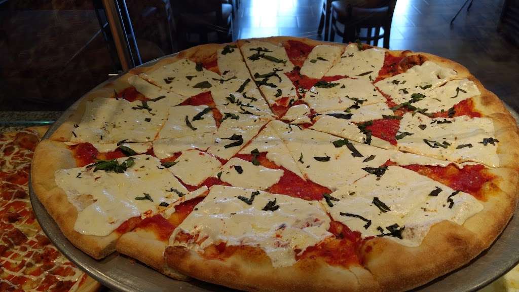 Luigis Pizzeria & Ristorante | 2594, 580 N Main St, Barnegat, NJ 08005 | Phone: (609) 698-3394