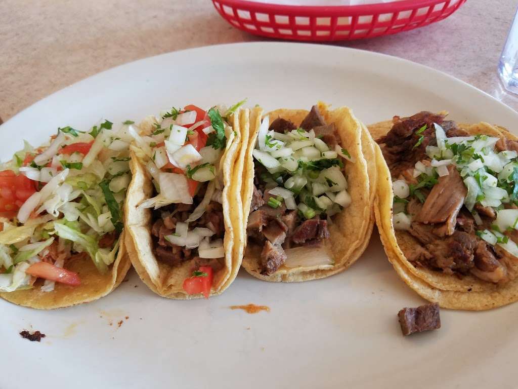 Tacos El Norte | 118 Washington Ave, Highwood, IL 60040, USA | Phone: (847) 432-1730