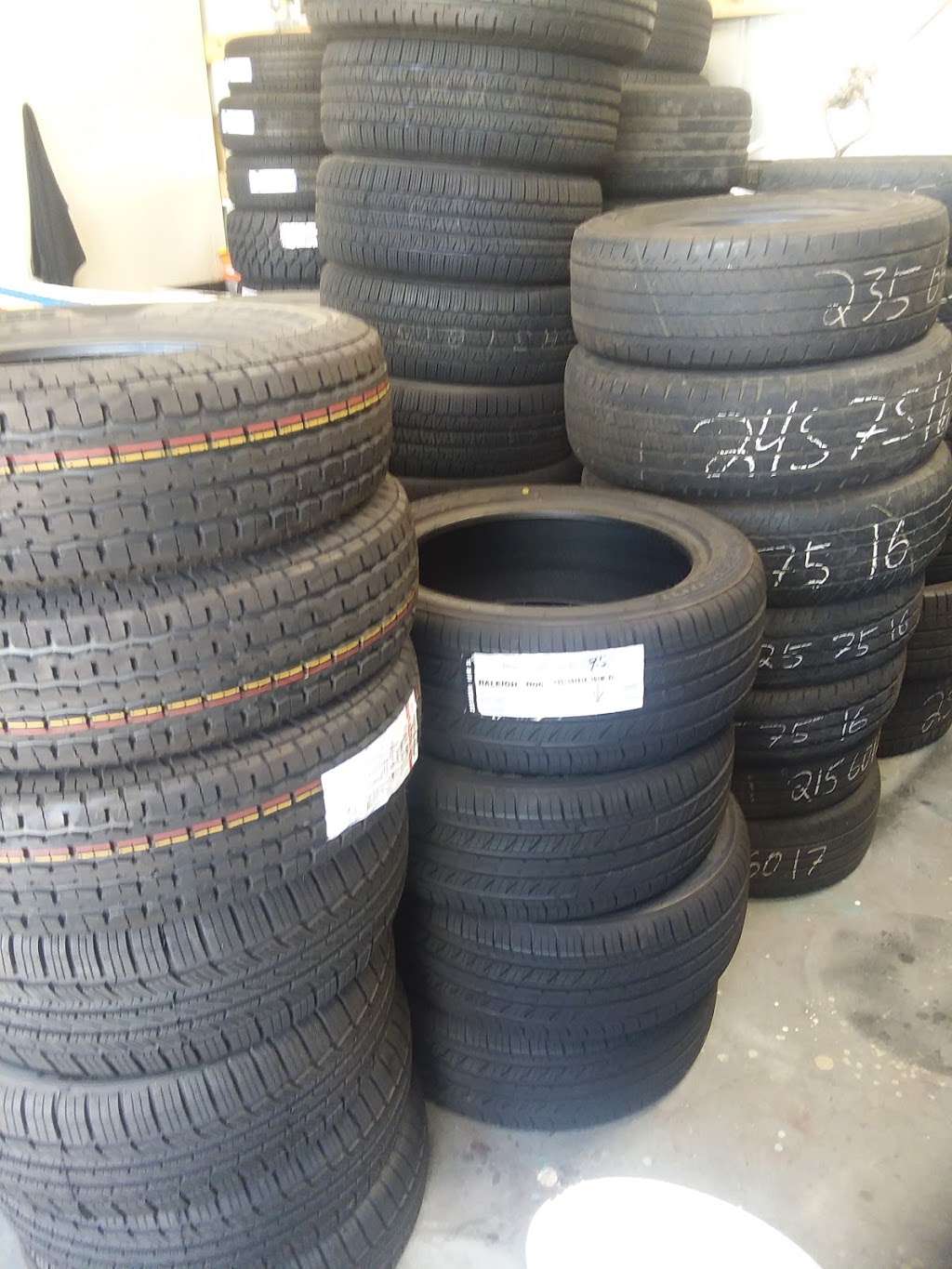 Tires J&S. SHOP. DICKINSON | TX77539, 3688 Prairie Dr suite a, Dickinson, TX 77539, USA | Phone: (713) 545-5288