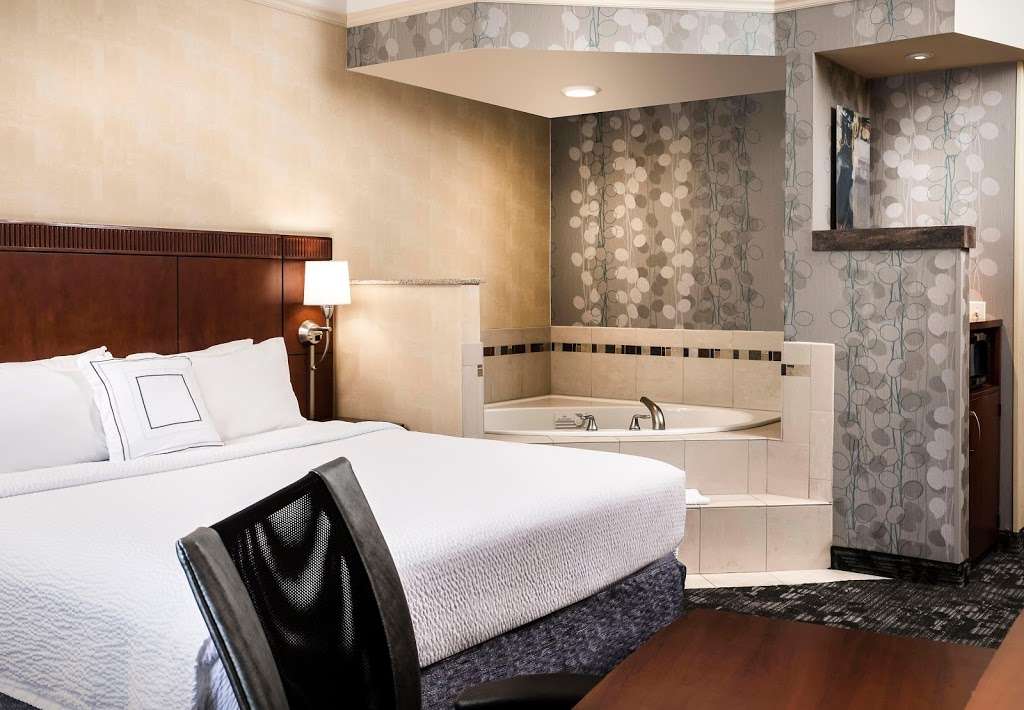 Courtyard by Marriott Kansas City Shawnee | 17250 Midland Dr, Shawnee, KS 66217 | Phone: (913) 631-8800