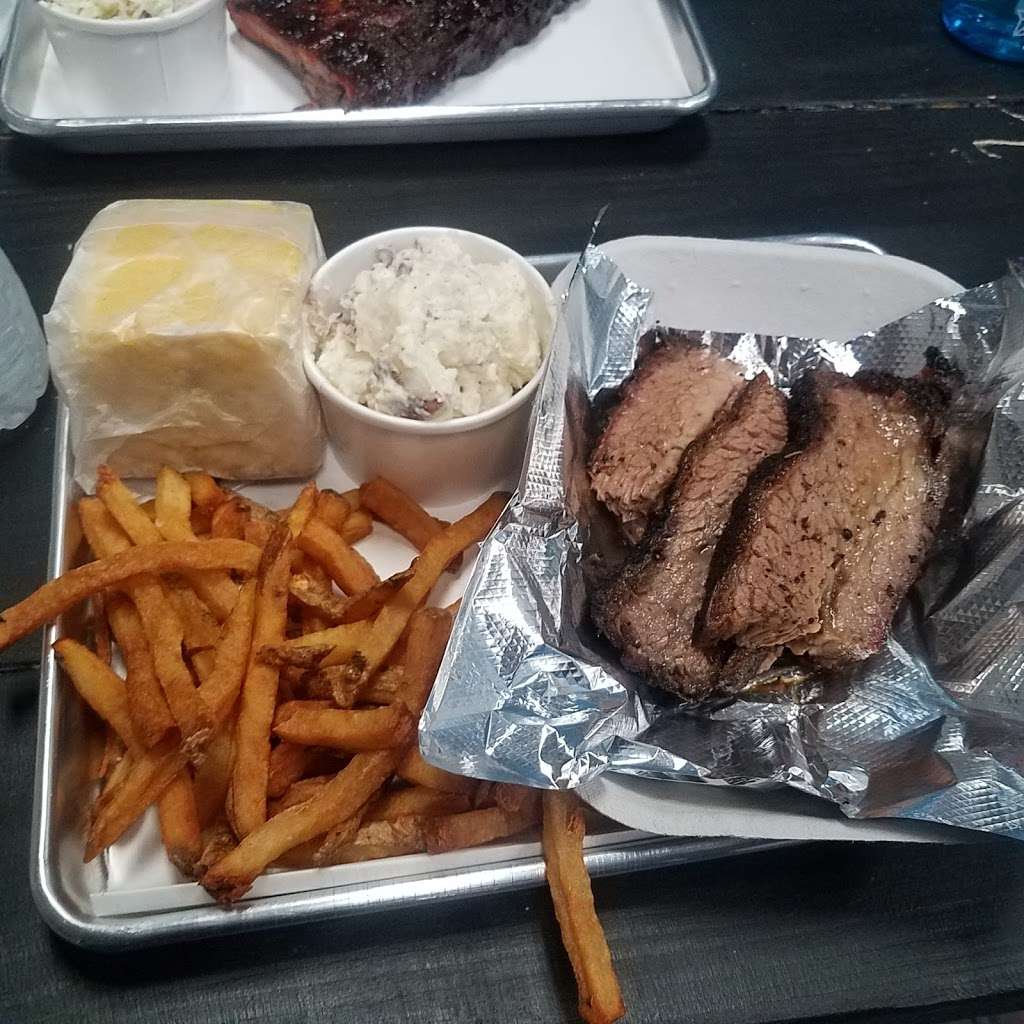 Chubs Blue Pig BBQ | 494 Pleasant St, Attleboro, MA 02703, USA | Phone: (774) 203-3515