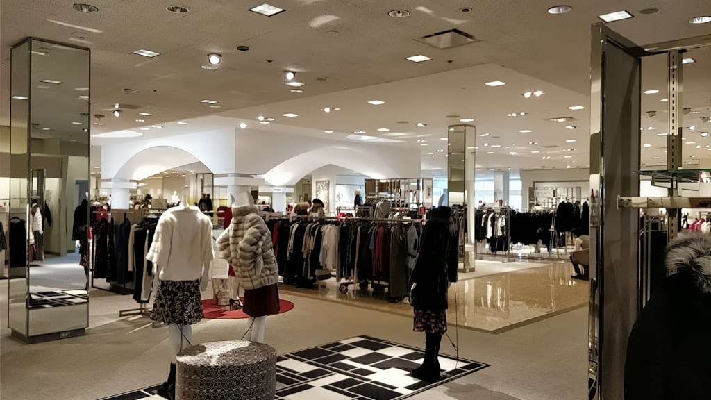 Gucci Debuts New Store in Oakbrook Center