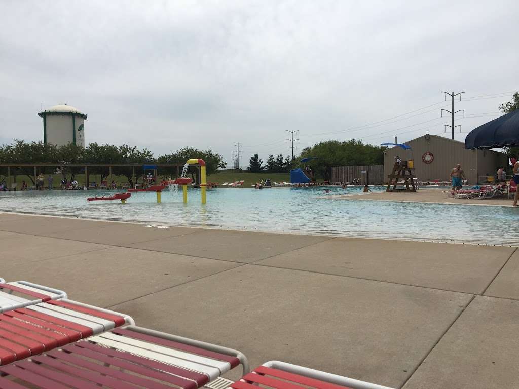 Splash Country | 195 S Barnes Rd, Aurora, IL 60506, USA | Phone: (630) 906-7981