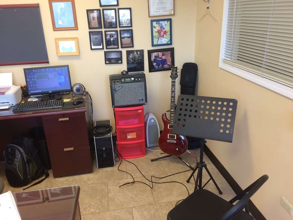 Guitar Lessons with Dave Krater | 480 Rose Rd #110, Lake Zurich, IL 60047, USA | Phone: (224) 475-6929
