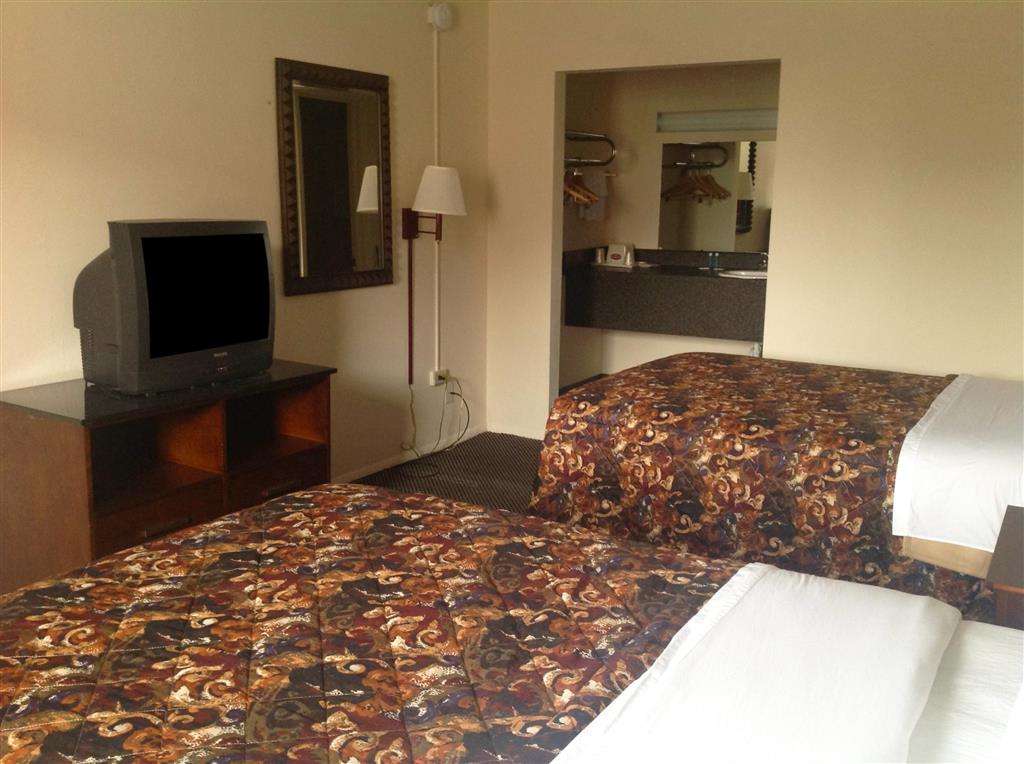 Country Hearth Inn & Suites - Indianapolis | 8850 E 21st St, Indianapolis, IN 46219 | Phone: (317) 755-1283