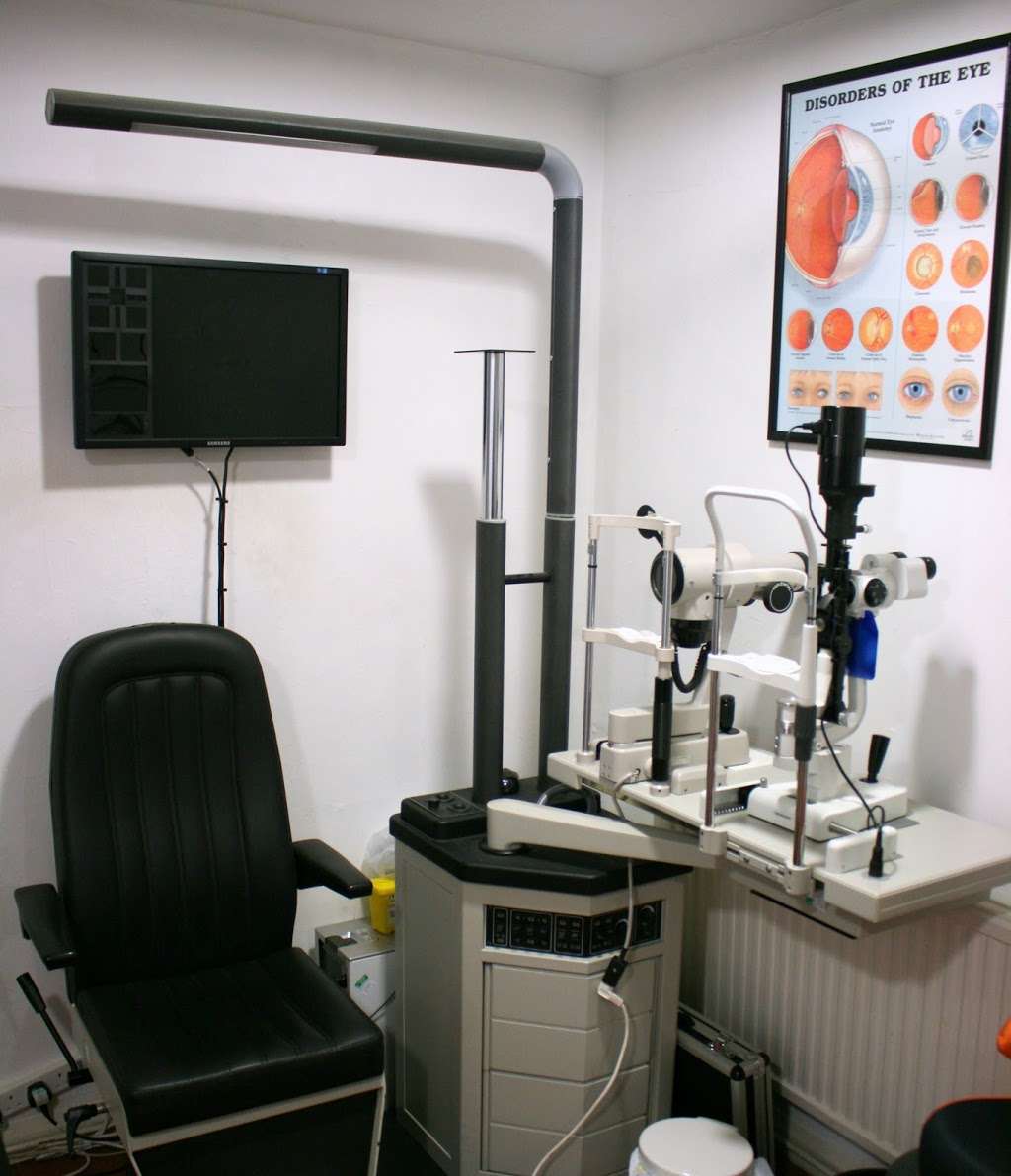 day lewis Opticians | 116 Main Rd, Biggin Hill, Westerham TN16 3AY, UK | Phone: 01959 572535