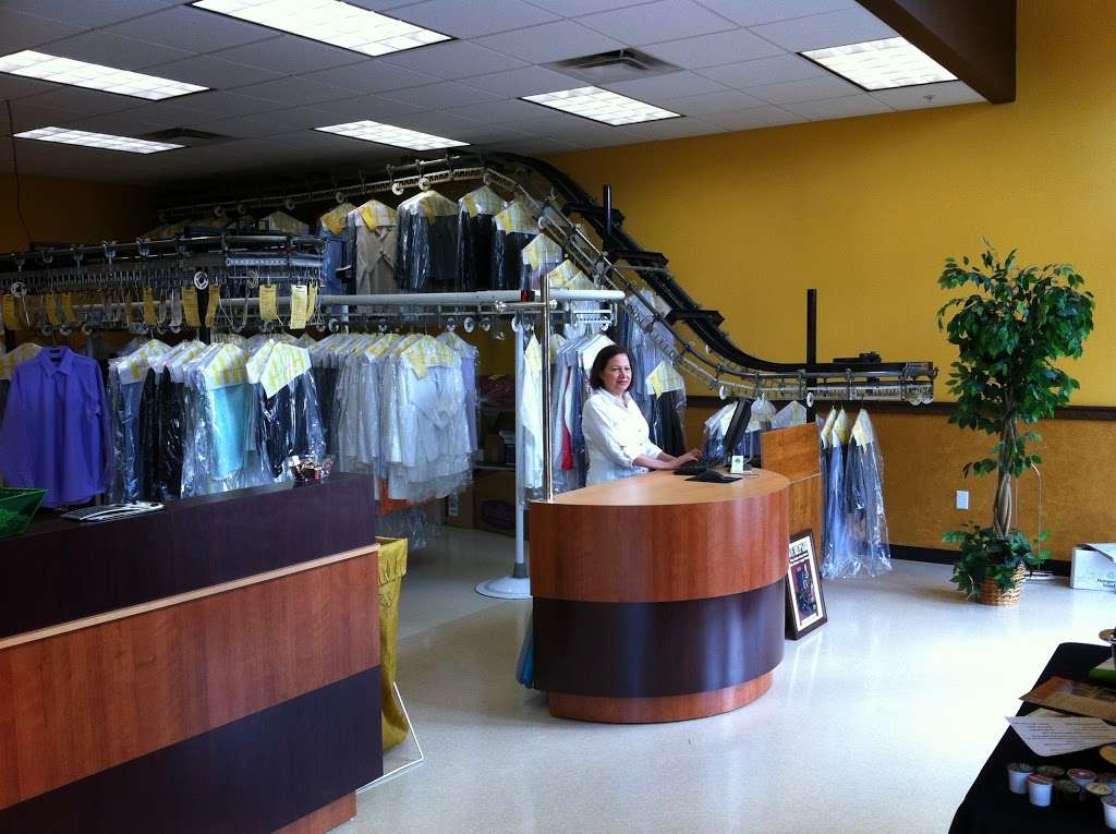 Silver Isles Cleaners @ Miramar Town Center | 2405 Main Street, Miramar, FL 33025, USA | Phone: (954) 241-2455