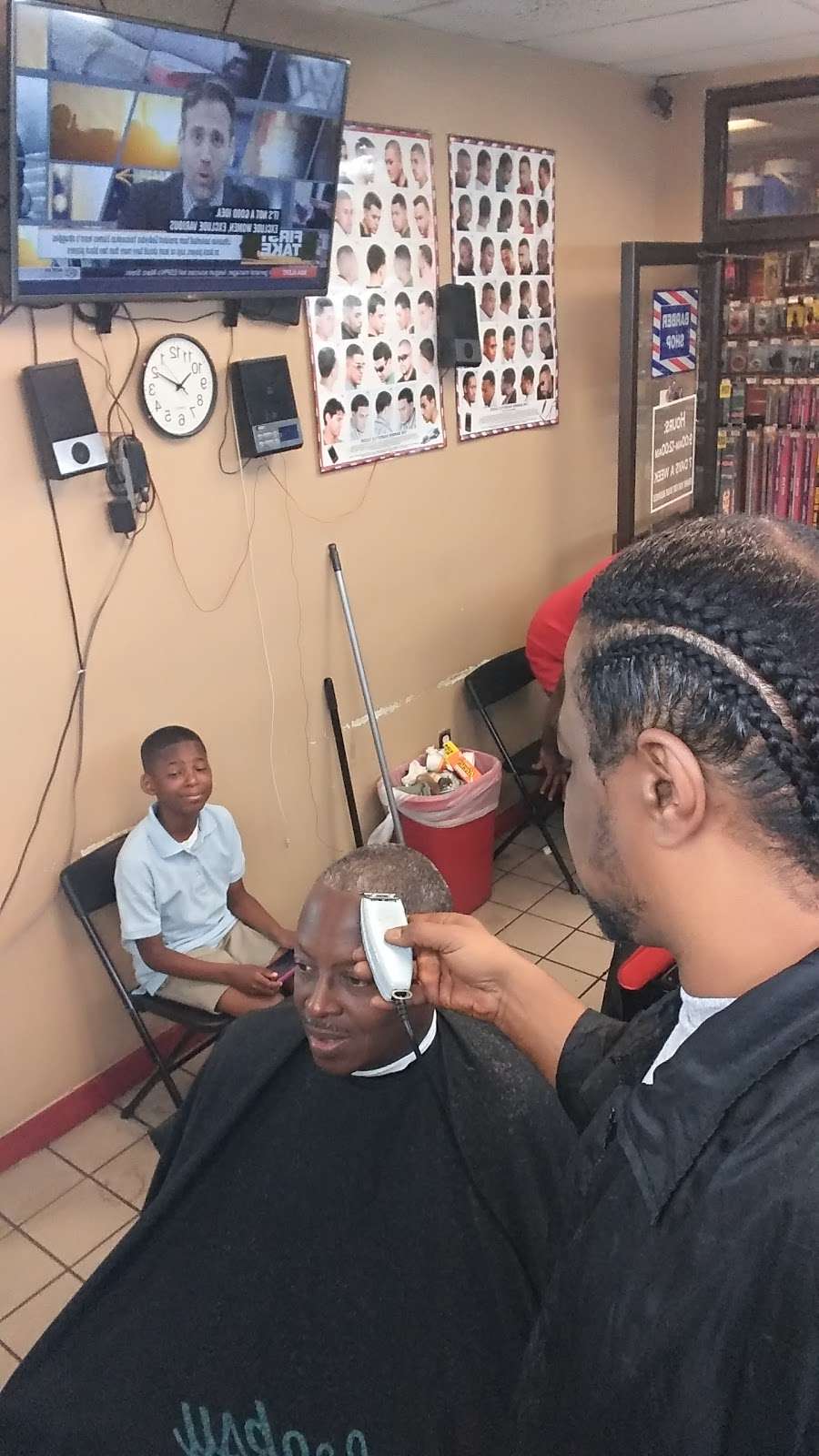 Greg Tha Barber | Located inside Flying J Store, 7425 Bonnie View Rd, Dallas, TX 75241 | Phone: (214) 431-8458