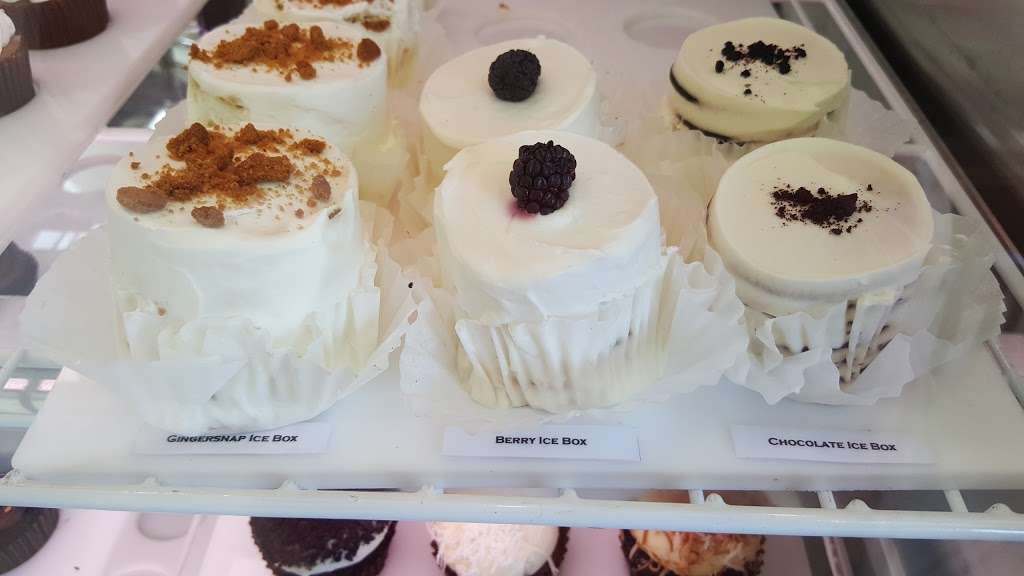 Lark Cake Shop Pasadena | 1355 N Hill Ave, Pasadena, CA 91104, USA | Phone: (626) 798-1031