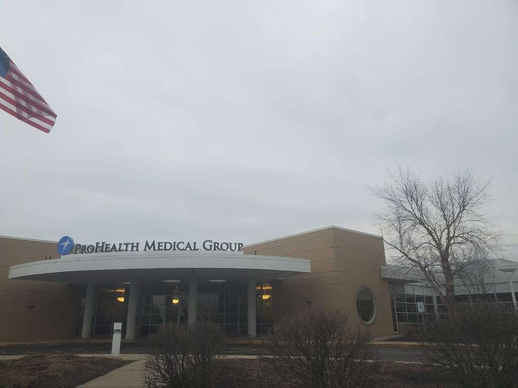 ProHealth Medical Group Urgent Care Oconomowoc | 1185 Corporate Center Dr, Oconomowoc, WI 53066, USA | Phone: (262) 928-8400