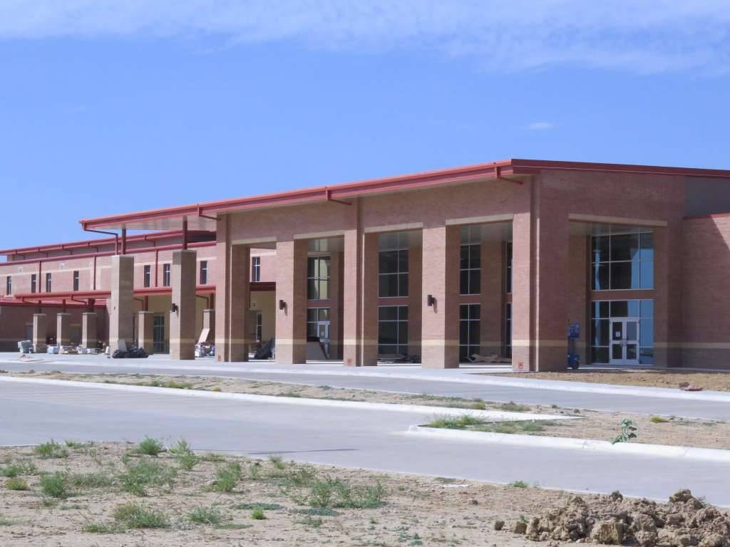 United High School 9th Grade Campus | 2811 Hook Em Horns Blvd, Laredo, TX 78045, USA | Phone: (956) 473-2400