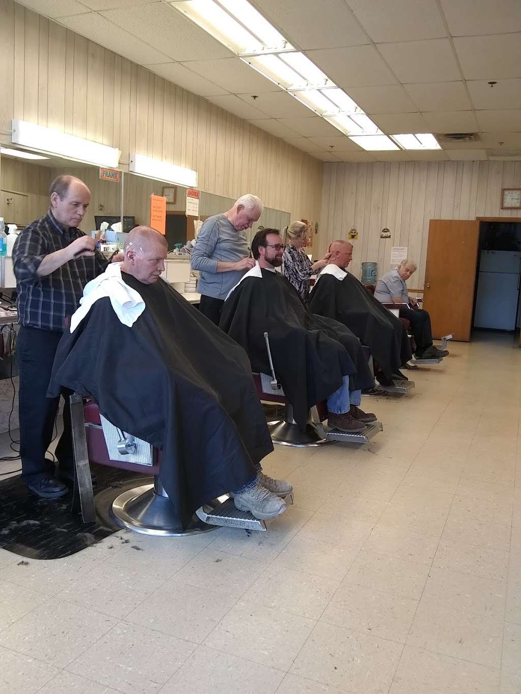 Hanover barbershop | 6724 Barrington Rd, Hanover Park, IL 60133, USA | Phone: (630) 855-3275