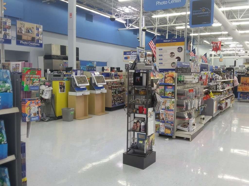 Walmart Supercenter | 310 Hedge Ln, Paola, KS 66071, USA | Phone: (913) 294-5400