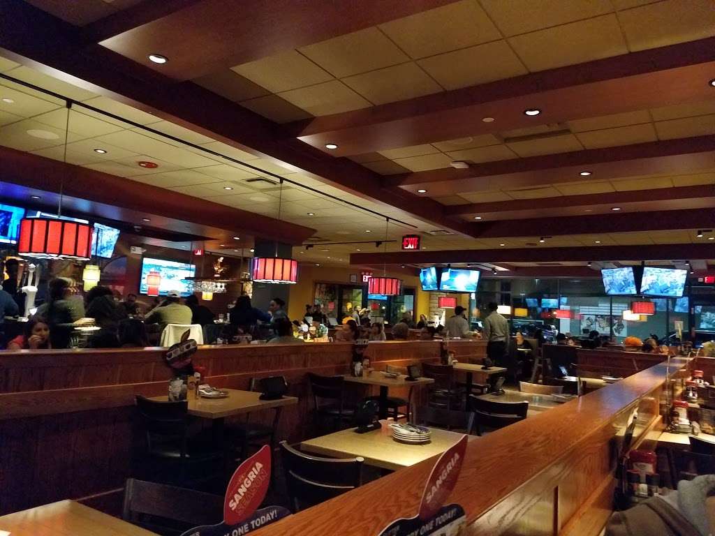 Applebees Grill + Bar | 815 Hutchinson River Pkwy, The Bronx, NY 10465, USA | Phone: (718) 828-5379