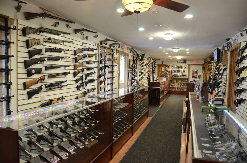 Gun Town | 10660 US-30, Grovertown, IN 46531 | Phone: (574) 867-4867