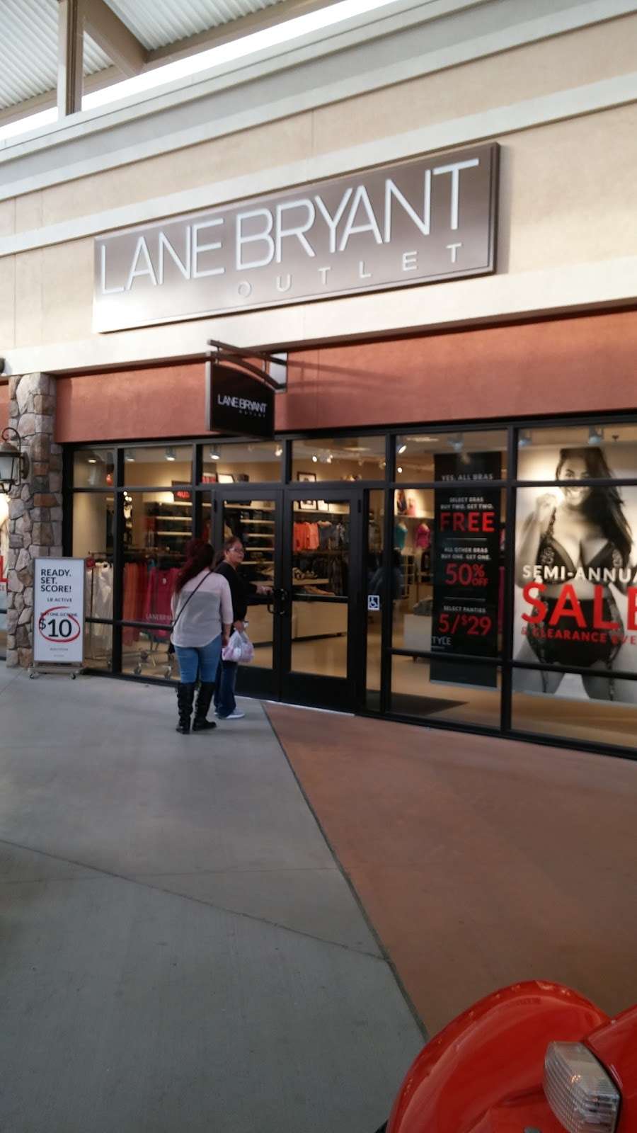 Lane Bryant Outlet | 5701 Outlets at Tejon Pkwy, Arvin, CA 93203, USA | Phone: (661) 858-2483
