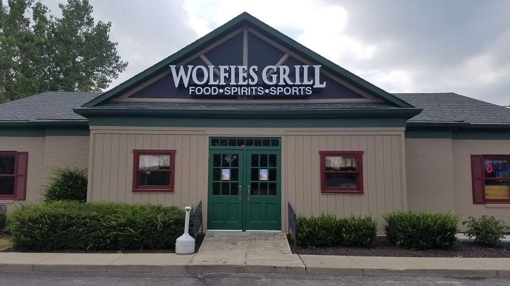 Wolfies Grill | 137 W Main St, Westfield, IN 46074, USA | Phone: (317) 399-7826