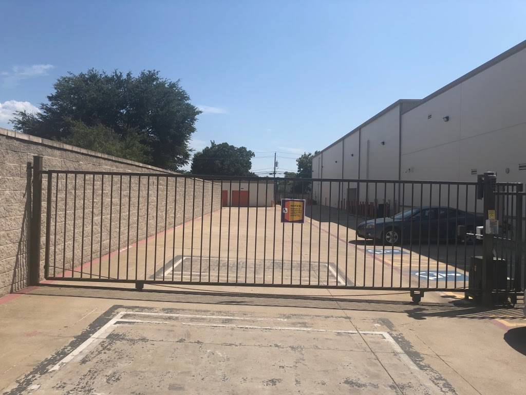 Public Storage | 1212 E Airport Fwy, Irving, TX 75062, USA | Phone: (972) 445-7299