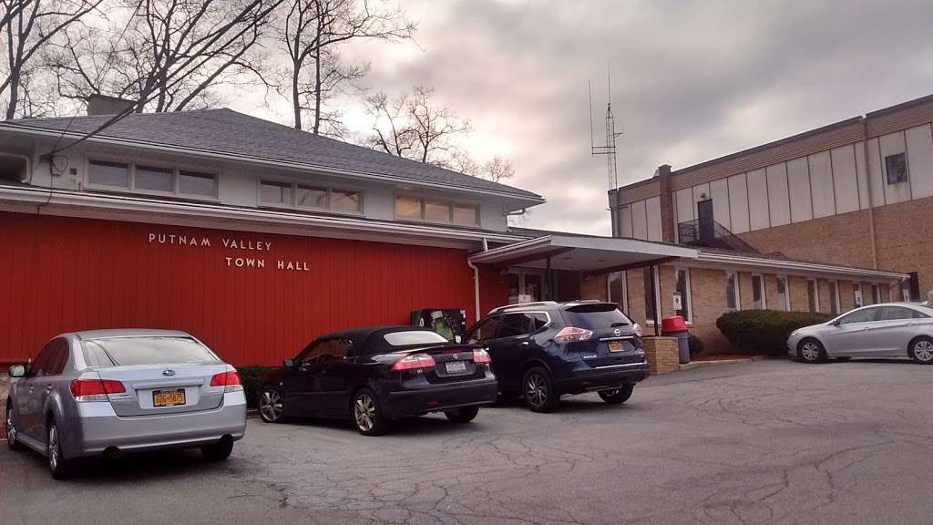 Putnam Valley Town Hall | 265 Oscawana Lake Rd, Putnam Valley, NY 10579, USA | Phone: (845) 526-2121