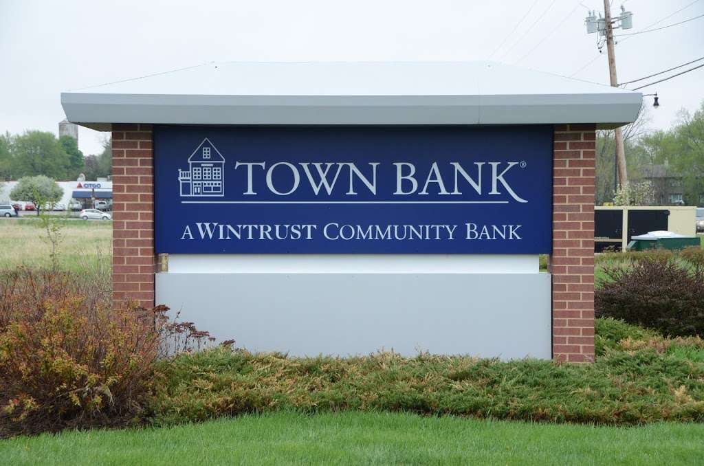 Town Bank | 501 Ogden Ave, Clinton, WI 53525, USA | Phone: (608) 676-4700