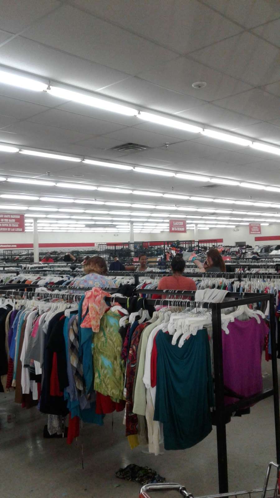 Family Thrift Outlet | 127 Little York Rd, Houston, TX 77076, USA | Phone: (713) 694-8958